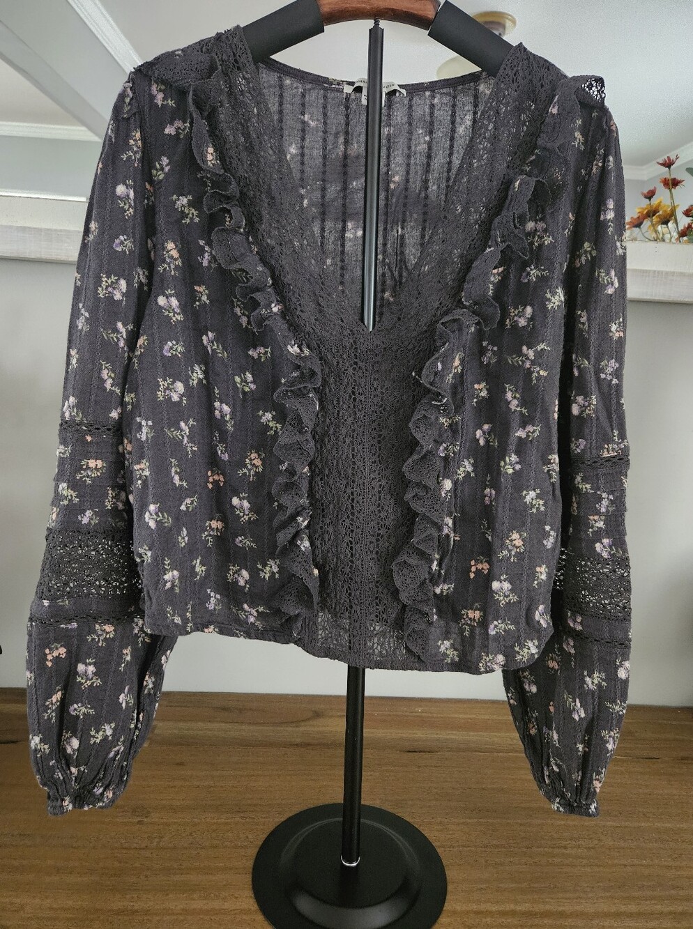American Eagle Blouse Medium.